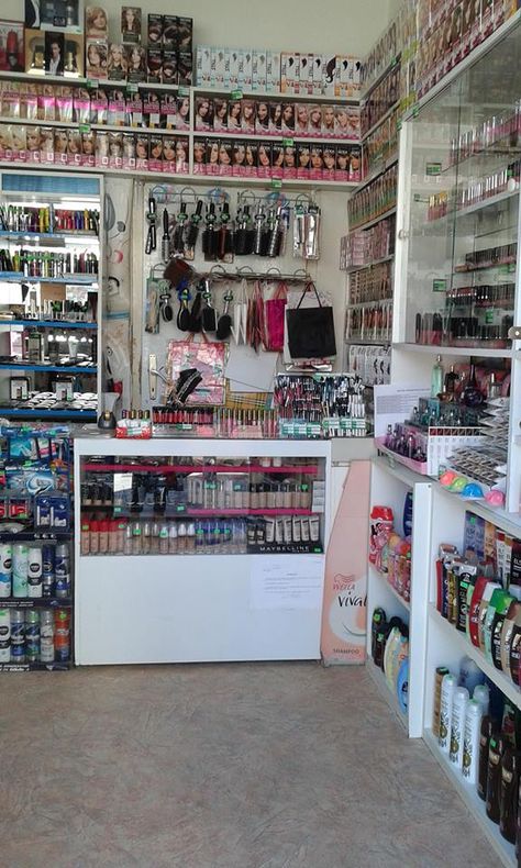 Nails Shop Design Salons Small Spaces, Makeup Shop Design Interior, Makeup Shop Design, Small Store Design, Small Shop Design, Beauty Shop Decor, Gift Shop Displays, Shop Counter Design, Maquillage Yeux Cut Crease