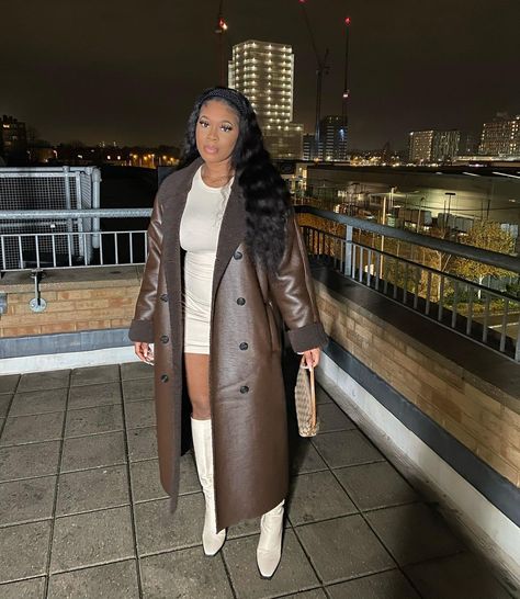 Winter Night Out Outfit Black Women, Black Trench Coat Outfit Classy, Fashion Attire, Professional Outfits, Fall Fashion Outfits, Teenage Fashion Outfits, Fashion Killa, Photo Dump, Classy Outfits