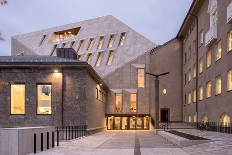 New town hall in Norway is perfectly surreal - Curbed Limestone Cladding, Contemporary Building, Stone Facade, Image Bank, Hall Design, Iconic Buildings, Arctic Circle, Ground Floor Plan, Bodo