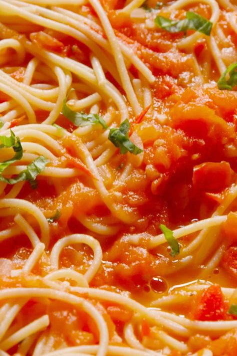 Creamy Tomato Pasta Recipes, Butter Spaghetti, Tomato Pasta Recipe, Tomato Butter, Homemade Spaghetti Sauce, Italian Dinner Recipes, Pasta Sides, Italian Pasta Dishes, Butter Pasta