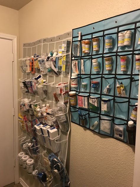 Hanging home pharmacy using shoe organizer Home Pharmacy Organization, Pharmacy Organization, Home Pharmacy, Shoe Hanger, Emergency Plan, Shoe Organizer, Home Gadgets, Pharmacy, Decorating Ideas