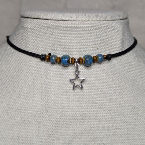 Star Charm Blue Ceramic Wooden Beaded Boho Hippie Y2k Adjustable Black Rope Cord Choker Necklace Comes On An Adjustable Waxed Black Cord Necklace. Necklace Is Adjustable From Approximately 13" To 22". Rope Choker Necklace, Y2k Choker Necklace, Choker Necklace Beaded, Cute Homemade Necklaces, Fall Beaded Chokers, Hippie Boho Jewelry, 90s Necklace Grunge, Choker Bead Necklace, Star Necklace Beads