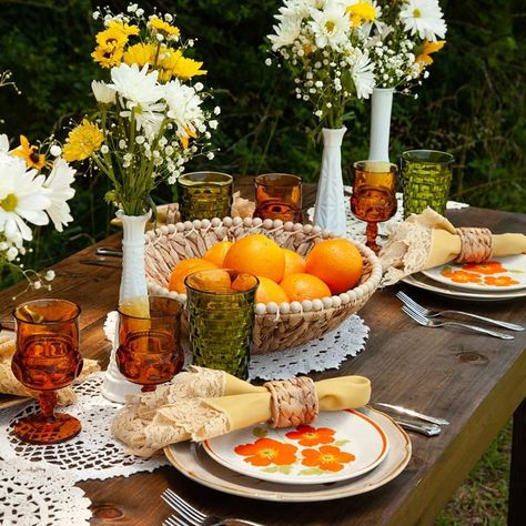 70s Dinner Table, 1970s Table Setting, 70s Dinner Party Table Settings, 70s Wedding Table Decor, 70s Table Decor, 70s Table Setting, 70s Tablescape, 70s Table Decorations, 60s Party Decorations