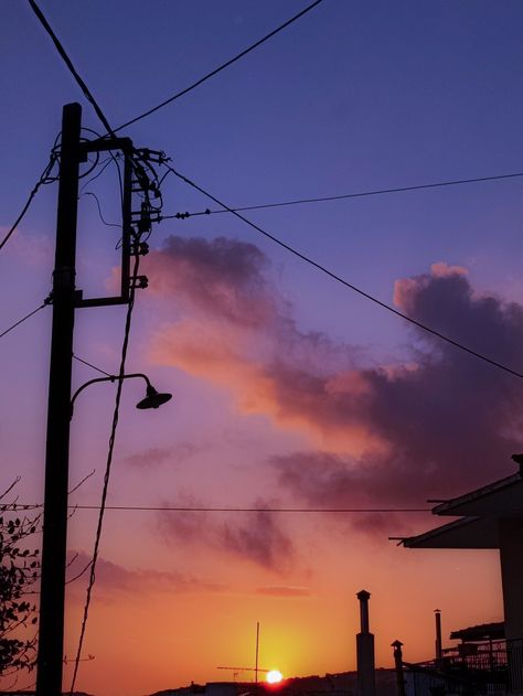 Small Town Sunset, Sunset Suburbs, Murakami Aesthetic, Suburbs Aesthetic, Midwest Aesthetic, Sunset Tumblr, Sunset Street, Greek Town, Town Aesthetic