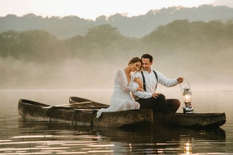 Breathtaking Destination Engagement Session in Bali Lake Prewedding Photoshoot, Prewed Outdoor, Pre Wedding Photoshoot Beach, Bintan Island, Bali Travel Photography, Bali Prewedding, Prewedding Ideas, Pre Wedding Photoshoot Outfit, Boat Wedding