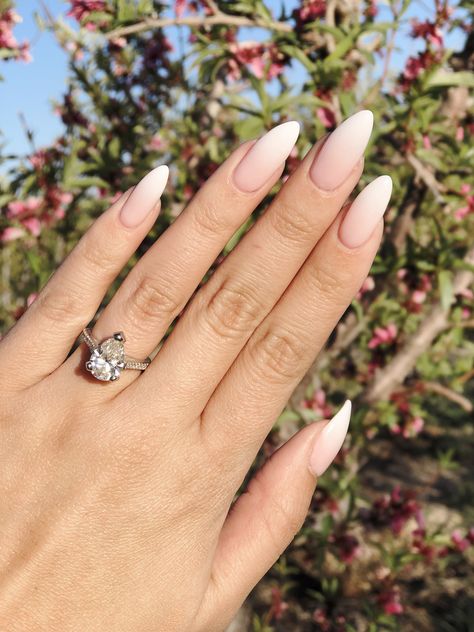 Pink And White Ombre Nails Almond Matte, Ombre Gel Manicure, Matte Ombre Nails, Matte Almond Nails, White Ombre Nails, Ombre French Nails, Matte White Nails, Fingernail Ideas, White Almond Nails