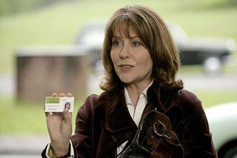 Elisabeth Sladen | Elisabeth Sladen, Doctor Who’ s Sarah Jane, Dies at 63 Elizabeth Sladen, Elisabeth Sladen, Dr Who Companions, Sarah Jane Smith, Jon Pertwee, Doctor Who Companions, Warehouse 13, Classic Doctor Who, Jane Smith