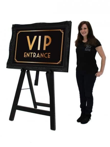 Vip Entrance, James Bond Theme Party, New York Theme Party, Bond Party, Rustic Stone Fireplace, James Bond Party, New York Theme, Dance Props, Dance Themes