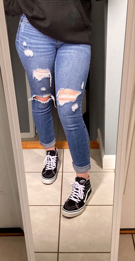 Jeans And Vans Outfit Winter, Hightop Vans Outfit Winter, Vans Bota Outfit Mujer, Outfits With Vans High Tops, Outfits Con Vans, High Top Vans Outfit, Vans Outfits, Vans High Tops, Vans High