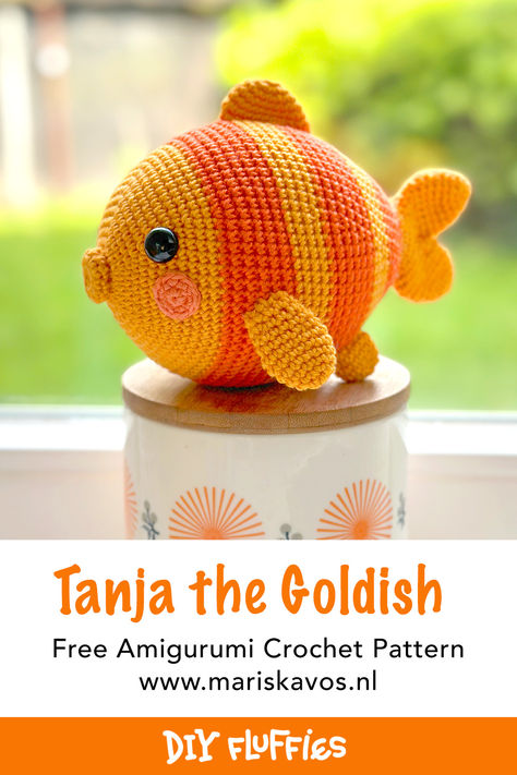 Create a very cute Tanja the goldfish with this free fish crochet pattern by DIY Fluffies. Easy beginner friendly fish Amigurumi toy pattern. Crochet Animal Pattern Free Easy, Gold Fish Crochet Pattern Free, Crochet Fish Amigurumi, Fish Crochet Pattern Free, Crochet Fish Pattern Free, Crochet Cat Keychain, Fish Crochet Pattern, Diy Fluffies, Cute Goldfish