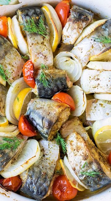 Baked Mackerel with Vegetables Baked Mackerel, Green Lentil Recipes, Mackerel Recipes, Rice Side Dish Recipes, Mackerel Fish, Rice Side, Baked Vegetables, Fish Recipes Healthy, Fish Recipe