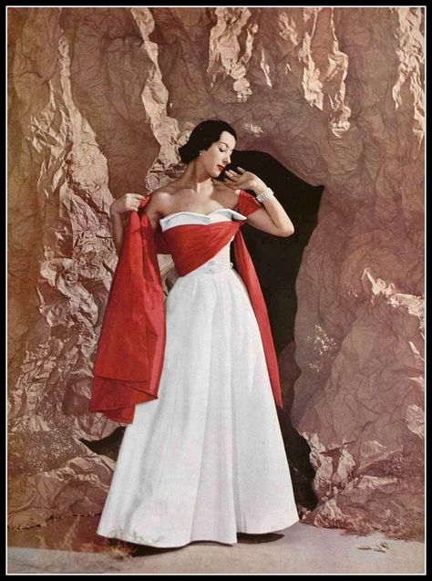 Carole Jacquet in white piqué evening dress with cherry red silk stole by Balenciaga, photo by Pottier, 1949 Vintage Balenciaga, Balenciaga Dress, Jacques Fath, Fashion 1940s, Silk Stoles, Glamour Vintage, Simply Fashion, Retro Mode, 1940s Dresses