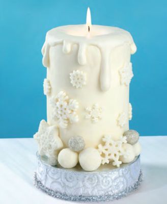 Winter Candle Cake · Candle Making | CraftGossip.com Christmas Cakesicles, Winter Torte, Dessert Design, Big Wedding Cakes, Christmas Cake Pops, Christmas Cake Designs, Christmas Cake Decorations, Xmas Cake, Winter Cake