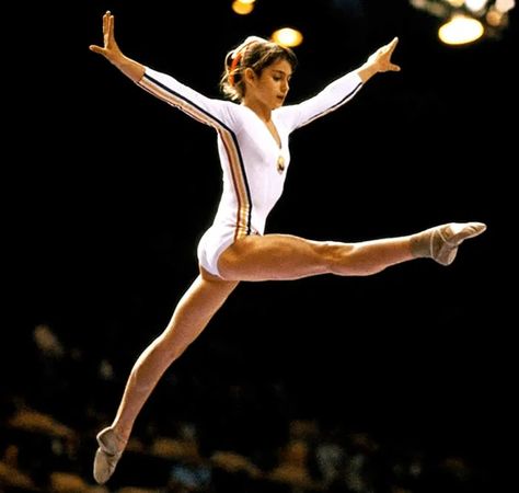 Nadia Elena Comăneci - Brave Search Nadia Comaneci Perfect 10, Nadia Comaneci 1976, Neil Leifer, 1976 Olympics, Nadia Comaneci, Gymnastics Competition, Olympic Gymnastics, Usain Bolt, Balance Beam