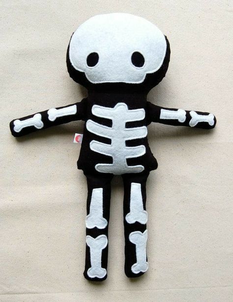 Spooky Plushies, Felt Patchwork, Creepy Diy, Skeleton Doll, Felt Toys Diy, Hello Kitty Tattoos, Ugly Dolls, Skeleton Bones, Plushie Patterns