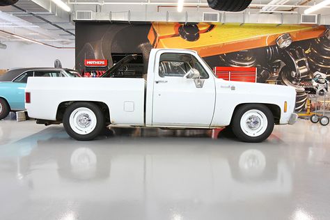 Squarebody Chevy, Chevy Suv, 87 Chevy Truck, Vintage Pickup, Lowered Trucks, Vintage Pickup Trucks, C10 Chevy Truck, Car Building, C10 Trucks