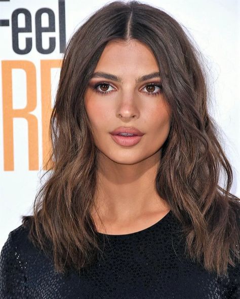 Celebrity Wedding Hair, Brunette Celebrities, Brunette Hair Cuts, Rich Brunette, Brown Hair Inspo, Brunette Hair With Highlights, Brunette Color, Celebrity Hair Stylist, Balayage Brunette