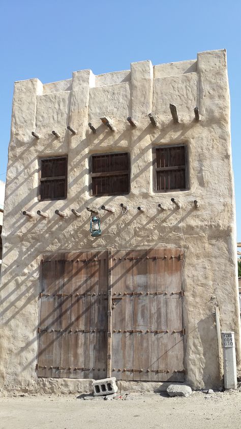 Old village, Tarut Island in Eastern Province, Saudi Arabia, Eastern Province Saudi Arabia, Qatif Saudi Arabia, Saudi Arabia Architecture, Kuwait Architecture, Public Library Design, Islamic City, Old Window Projects, Window Projects, Vernacular Architecture