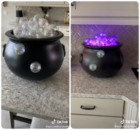 Cauldron With Bubbles, Diy Witches, Bubble Diy, Halloween Lollipop, Bubbling Cauldron, Dekorasi Halloween, Faux Candles, Witch Diy, Halloween Tattoo