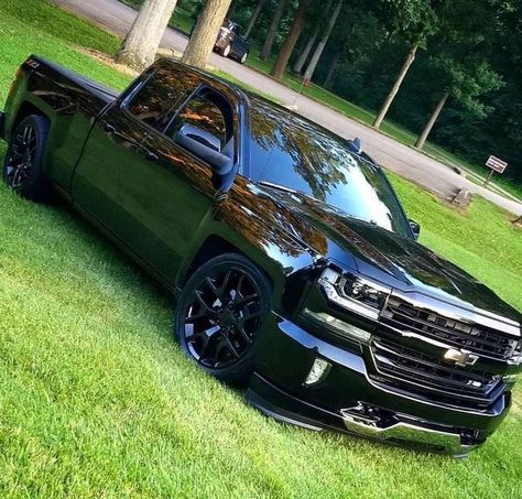 Chevy Silverado Ss, Chevy Trucks Lowered, Custom Silverado, Silverado Crew Cab, Gmc Trucks Sierra, Single Cab Trucks, Chevy Trucks Silverado, Silverado Truck, Lowrider Trucks