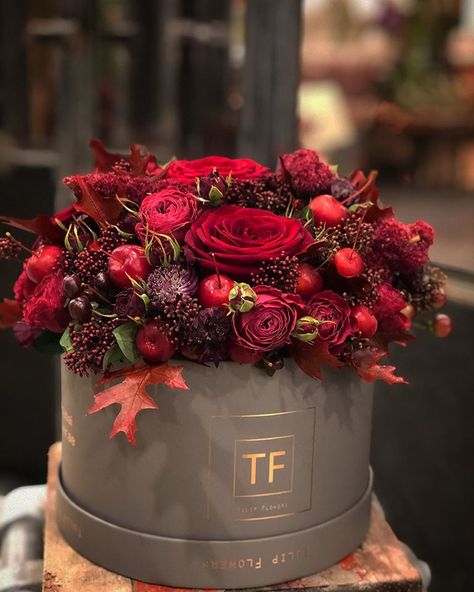 Hat Box Flower Arrangements, Valentine Flower Box Floral Arrangements, Christmas Floral Box Arrangements, Luxury Flower Box Gifts, Luxury Flower Arrangement, Ruby Red Floral Arrangements, Birthday Flowers Bouquet, Rose Flower Arrangements, Luxury Flower Bouquets