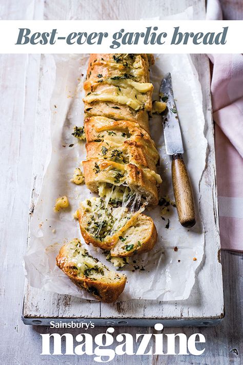 The Sainsbury’s magazine team love garlic bread so much, we made it our mission to crack the ultimate recipe. This is the version we can’t stop dreaming about... Healty Dinner, Garlic Bread Recipe, Savoury Baking, Keto Food, Chip Dip, I Will Show You, Garlic Bread, Low Carb Keto, Savoury Food