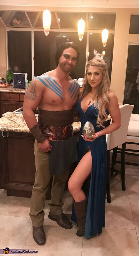 Khaleesi and Khal Drogo - 2017 Halloween Costume Contest Got Couple Costume, Vikings Halloween Costume, Got Halloween Costumes, Khaleesi Outfits, Viking Couple Costume, Game Of Thrones Couples Costumes, Khaleesi And Khal Costume, Khaleesi Costume Diy, Daenerys And Jon Snow Costume