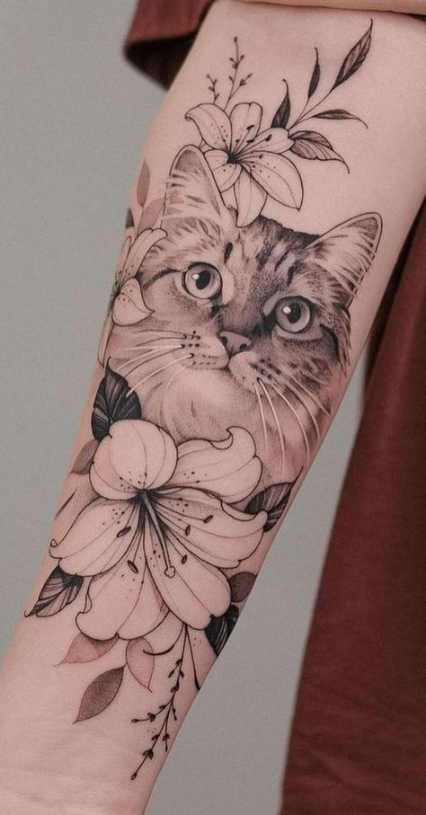 Cats Flowers Tattoo, Cat Tattoo Shoulder, Creative Cat Tattoo, Cat In Flowers Tattoo, Forearm Cat Tattoo, Cat Tattoo Forearm, Cat Tattoo Realism, Flores Tattoo Mujer, Cat Tattoo With Flowers