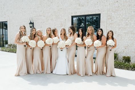 Champagne Wedding Themes, Kelsey Rose, Champagne Wedding Colors, Bridesmaid Stuff, Bridesmaids Ideas, Bridesmaid Poses, Mumu Wedding, Neutral Bridesmaid Dresses, Nh Wedding