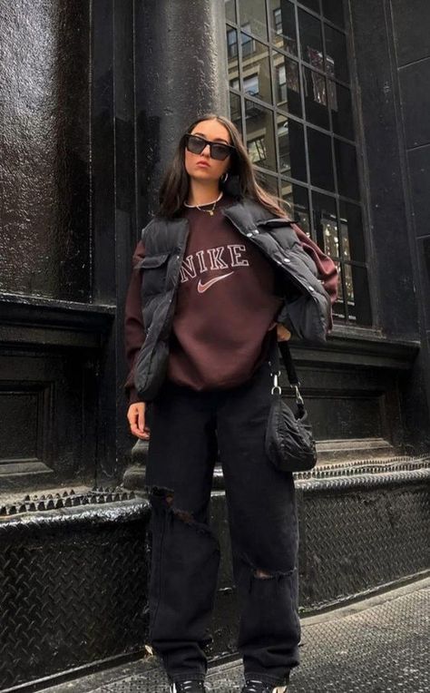 Outfit Inspo Winter Street Fashion, Street Styles Outfit, Street Wear Outfits Women, Streetwear Fashion Women Street Styles, Street Wear Winter, Outfits Women Winter, California Christmas, Christmas Fits, Street Wear Outfits