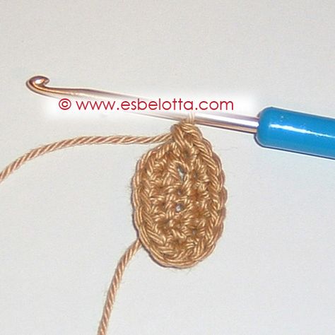 esbelotta (E): Tutorial: How to crochet an oval Oval Amigurumi Pattern, Crochet Oval Eyes Free Pattern, Crochet Oval Eyes Amigurumi Free Pattern, How To Crochet An Oval, Crochet Oval Pattern, Crochet Oval, Oval Crochet Pattern, Crochet Oval Eyes, Granny Oval Crochet Pattern