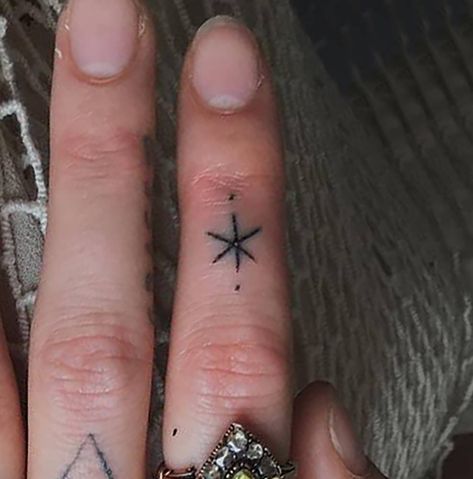 Celebrities with Stick and Poke Tattoos Stick And Poke Neck Tattoo, Mini Tats Stick And Poke, Stick And Poke Tattoo Ideas Finger, Tiny Stick N Poke Tattoos, Hand Stick N Poke Tattoo, Hand Stick And Poke Tattoo Ideas, Stick And Poke Cover Up, East Stick N Poke, Pick And Poke Tattoo Ideas