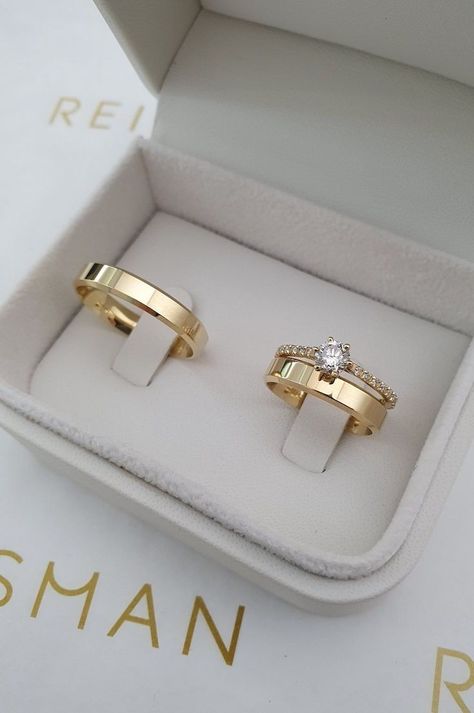 Engagement Rings Simple, خواتم خطوبة, Wedding Rings Sets His And Hers, Couple Ring Design, Engagement Rings Couple, Dream Wedding Decorations, Marriage Ring, Cute Engagement Rings, Her Ring