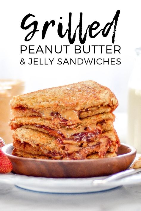 This Grilled Peanut Butter and Jelly Sandwich Recipe takes PB & J to the next level in the best way possible! It's made with 3 ingredients in 5 minutes and makes lunchtime extra special! #peanutbutterandjelly #PB&J #sandwich #recipe #peanutbutter #jelly #healthy via @joyfoodsunshine Easy Brunch Menu, Peanut Butter Jelly Recipes, Brunch Menu Ideas, Peanut Butter Jelly Sandwich, Peanut Butter And Jelly Sandwich, Grill Sandwich, Peanut Butter Jelly Time, Jelly Sandwich, Peanut Butter Sandwich