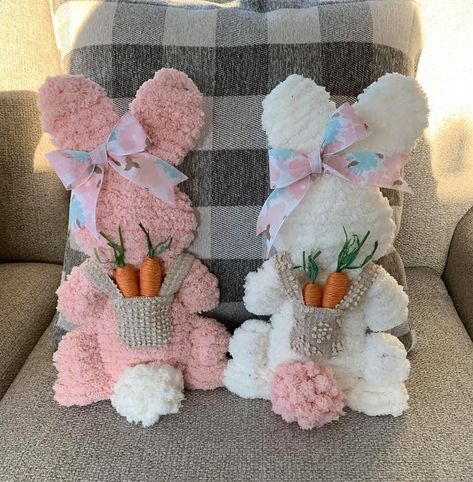 Idee Cricut, Easter Wreath Diy, Easter Craft Decorations, Easter Bunny Crafts, Spring Easter Crafts, Easter Bunny Wreath, Easter Decorations Dollar Store, Easter Projects, Easter Decorations Vintage