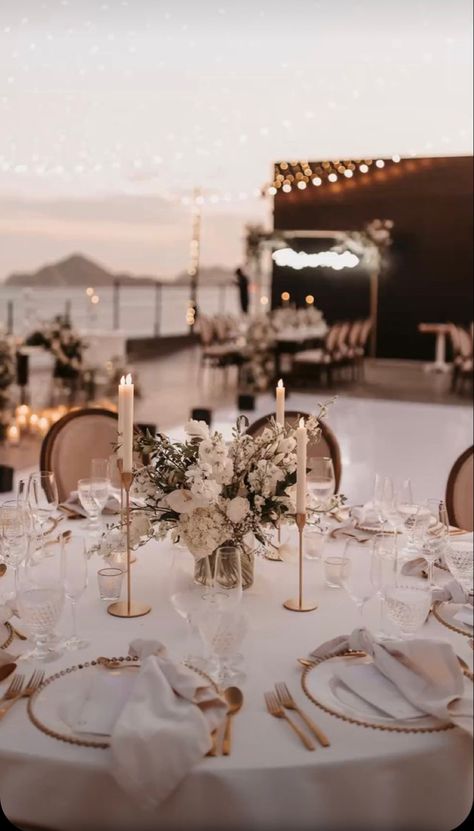 Beige Wedding Theme, Champagne Wedding Themes, Neutral Wedding Decor, Champagne Wedding Colors, Beach Wedding Tables, Destination Wedding Decor, Dream Beach Wedding, Neutral Wedding Colors, Dream Wedding Decorations