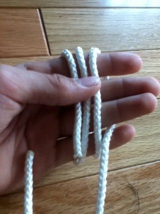 How to Tie a Monkeys Fist Knot in Less Than 5 Minutes - Instructables Monkey Fist Knot Tutorial, Monkeys Fist Knot, Paracord Monkeyfist, Monkey Fist Knot, Knot Tutorial, Paracord Knots, Knots Diy, Knots Tutorial, Tie Knots