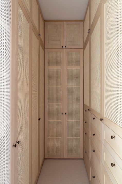 Fulham Family Home - Kitesgrove Diy Closet Doors, Interesting Furniture, Interior Design London, Boutique Interior Design, Closet Room, Timeless Luxury, Boutique Interior, Walk In Wardrobe, Boutique Design