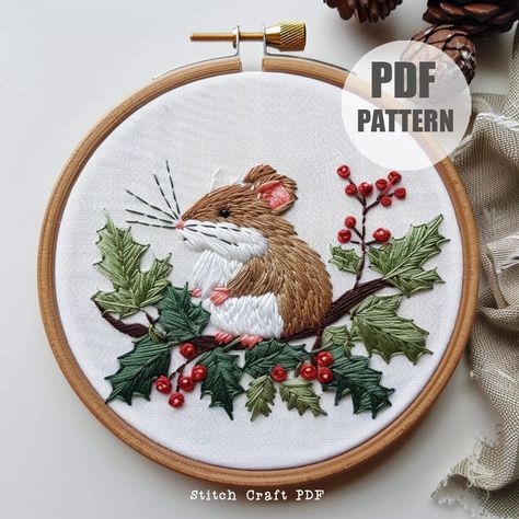 Christmas Mouse Hand Embroidery Pattern, Mouse with Holly berries, Cute Winter Mouse, Christmas Embroidery Pattern, Hand Embroidery pattern by StitchCraftPDF on Etsy Christmas Hand Embroidery Designs, Winter Embroidery Patterns, Holly Embroidery, Farm Embroidery, Christmas Hand Embroidery, Mouse Embroidery, Holly Branch, Winter Embroidery, Christmas Embroidery Patterns