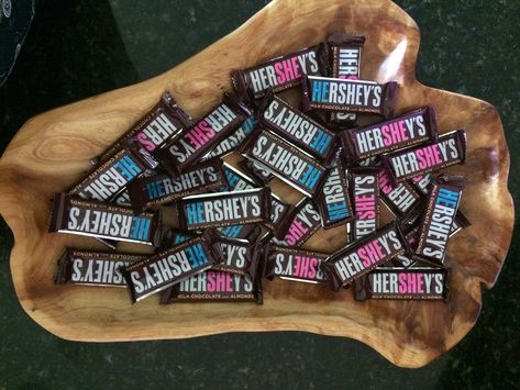 He She Hershey bars. He Or She Hershey Bar, He She Hershey Bars, Hershey Bar Gender Reveal, Hershey Gender Reveal, Hersheys Gender Reveal, Chocolate Fountain Gender Reveal, Paintball Gender Reveal, Baby Shower Dessert Bar, Gender Reveal Party Food