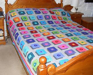 3d crochet blanket, illusion shadow line makes squares look as if they’re floating 3d Crochet Blanket, Big Blanket, 3d Crochet, Granny Style, Blanket Afghan, Afghans Crochet, Crochet Afghan Patterns Free, Crochet Stitches Guide, Baby Crochet Patterns Free