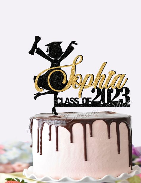 Graduation Tiered Cake, Graduation Cake Toppers 2023, Grad Cake Topper, High School Graduation Cakes, Decorating Desserts, Graduation Treats, Desserts Fruit, Graduation Cake Topper, Class Of 2023 Graduation