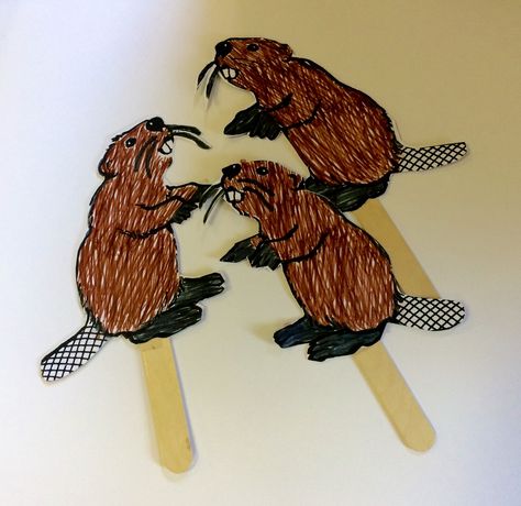 Fun craft idea for your Eager Beavers Beaver Craft, Fun Craft, Canada Day, Cute Crafts, Diy Cards, Door Hangers, Fun Crafts, Animals