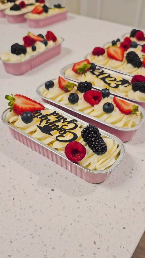 ❗️❗️Tres leches cakes ❗️❗️ Guz Bakery #baking #postrescaseros #minicake #tresleches #huttotx | Guz Bakery | Carla Morrison · Todo Pasa Tres Leches Mini Cake, Mini Tres Leches Cake, Bake Sell, Tres Leches Cake, Tres Leches, Gift Cake, Trunk Or Treat, Cake Tins, Xmas Party