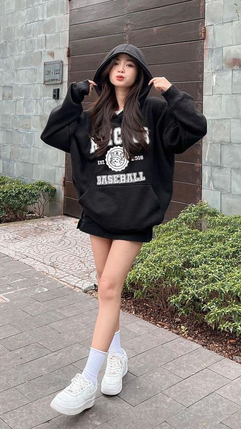 Outfit Korean Style, Simple Style Outfits, Korean Outfit Street Styles, Korean Casual Outfits, Style Korea, Everyday Fashion Outfits, Casual Day Outfits, Mode Inspo, Kpop Fashion Outfits