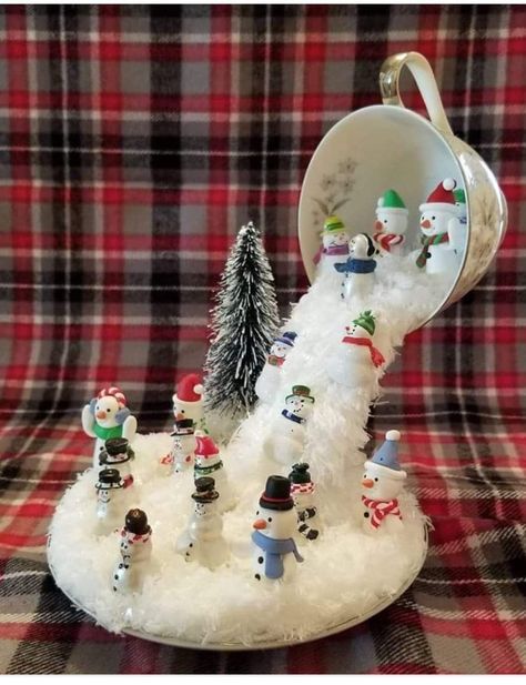 Floating Teapot, Floating Cup, Air Magic, Christmas Decorations Centerpiece, Teacup Crafts, Artificial Snow, Handmade Christmas Crafts, Christmas Centerpieces Diy, Christmas Decorations Diy Outdoor