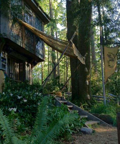 Athena cabin at Camp Half-Blood Athena Cabin, Summer Camp Aesthetic, Camp Half Blood Cabins, Percy Jackson Cabins, The Last Olympian, Camping Summer, Zio Rick, Cabin Aesthetic, Sea Of Monsters