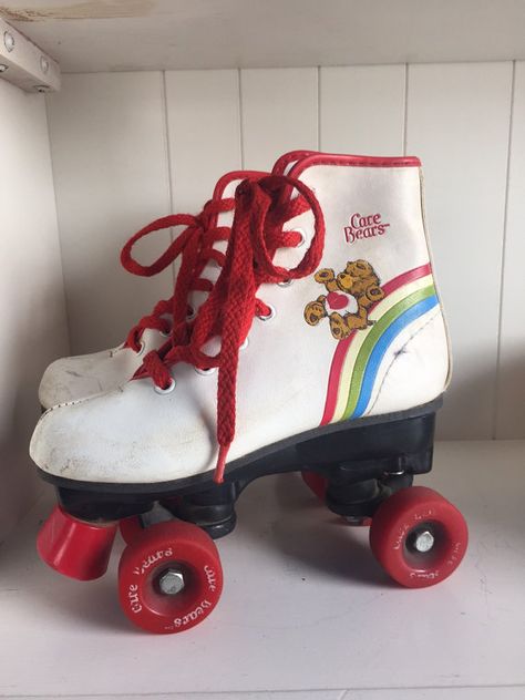 Adorable 80's Care Bear Roller Skates // by VintageGingersAttic Tenderheart Bear, Roller Skates Vintage, Retro Roller Skates, Roller Skate Shoes, Roller Shoes, Skater Aesthetic, Girly Shoes, Roller Skate, Tutti Frutti