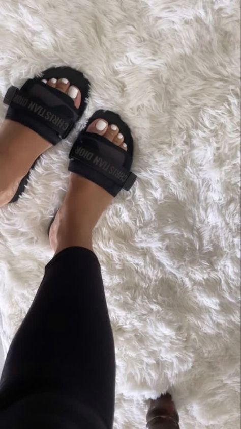 Cute Slides, Pretty Shoes Sneakers, Cute Slippers, Hype Shoes, Shoe Inspiration, Girly Shoes, Shoe Inspo, Swag Shoes, Cute Sandals