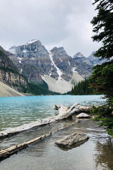 Our 14-Day Western Canada Travel Itinerary | #ExperienceTransat Canada Itinerary, Lac Moraine, Sea To Sky Highway, Lake Agnes, Maligne Lake, Butchart Gardens, Okanagan Valley, Outdoor Paradise, Moraine Lake